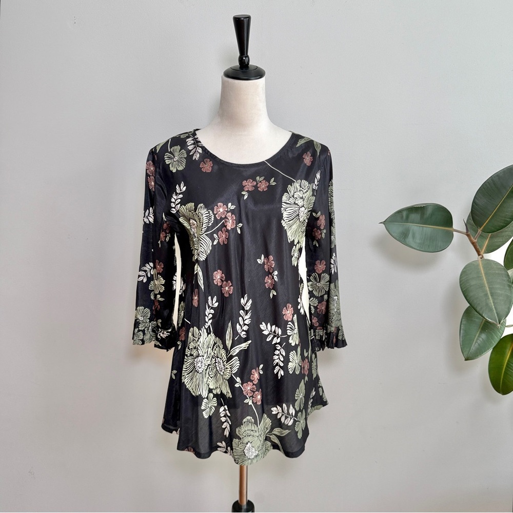 MASAI dark floral satin top size S